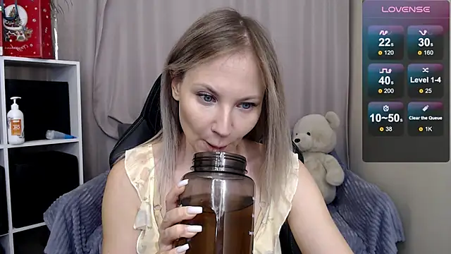 Snapshot of Sunny_bunny6 chatting on 02.04.26 Sunny bunny6 online show from 02.04.26