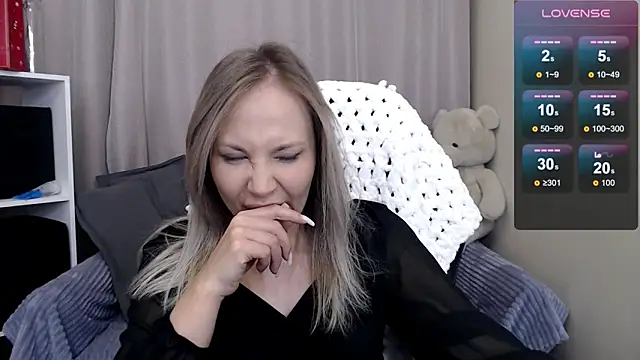 Snapshot of Sunny_bunny6 chatting on 02.09.26 Sunny bunny6 online show from 02.09.26