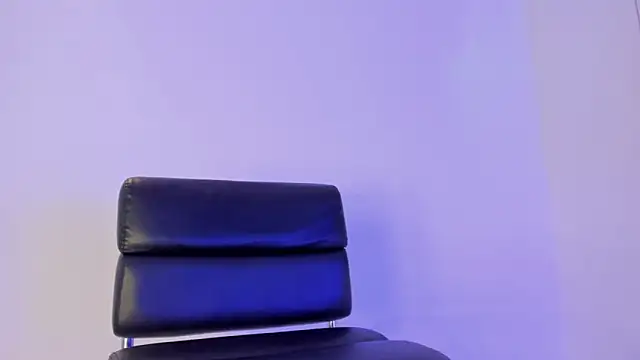 Snapshot of sarah_pierce chatting on 12.13.25 sarah pierce online show from 12.13.25