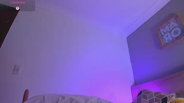 agussaenz online show from 12.19.25