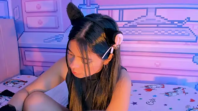 Snapshot of _18alice chatting on 12.08.24 18alice online show from 12.08.24