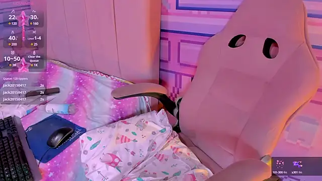 Snapshot of _18alice chatting on 12.21.24 18alice online show from 12.21.24