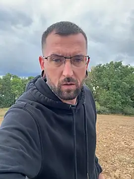 Snapshot of _Haptic_ chatting on 09.11.25 Haptic online show from 09.11.25