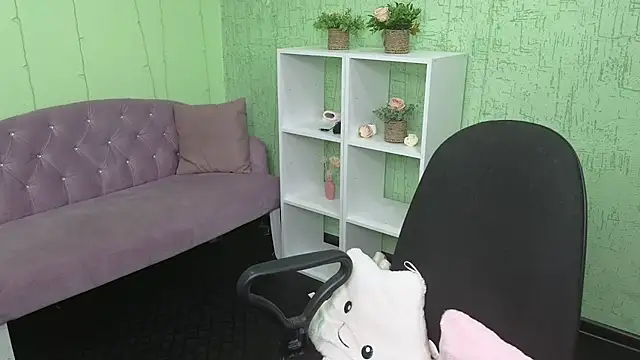 Nika Kitten online show from 10.31.25