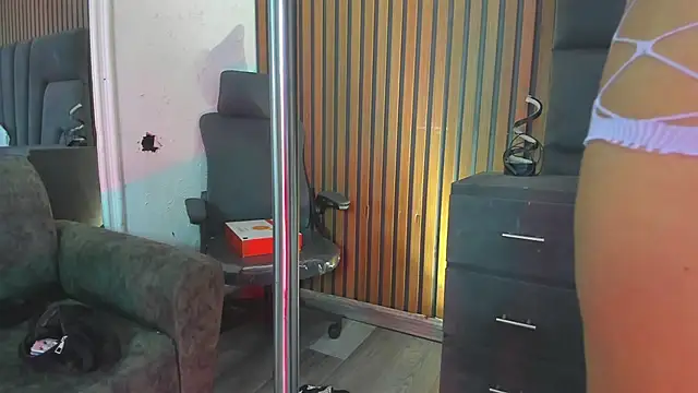 AlliceRosero online show from 04.24.26