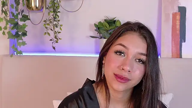 Snapshot of MiaOconner chatting on 01.20.25 MiaOconner online show from 01.20.25