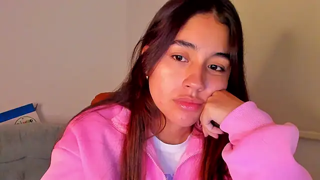 Snapshot of AriaMontgomery chatting on 02.04.25 AriaMontgomery online show from 02.04.25