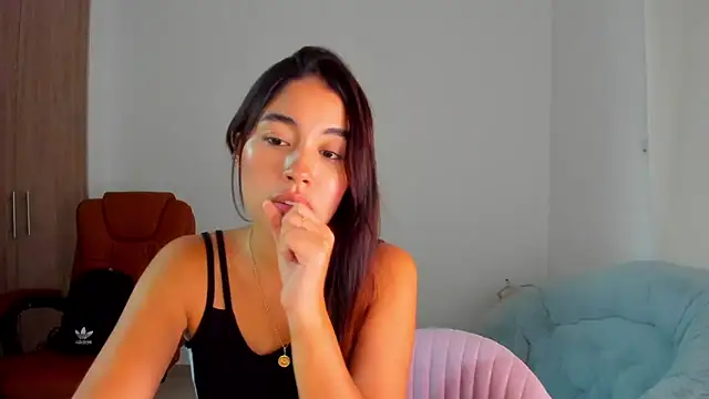 Snapshot of AriaMontgomery chatting on 03.11.25 AriaMontgomery online show from 03.11.25