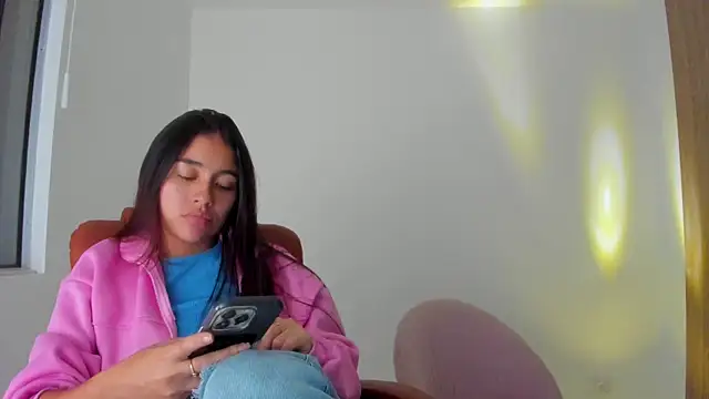 Snapshot of AriaMontgomery chatting on 10.09.25 AriaMontgomery online show from 10.09.25