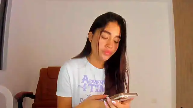 AriaMontgomery online show from 03.18.26