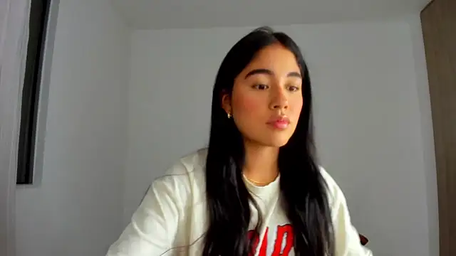 AriaMontgomery online show from 04.17.26