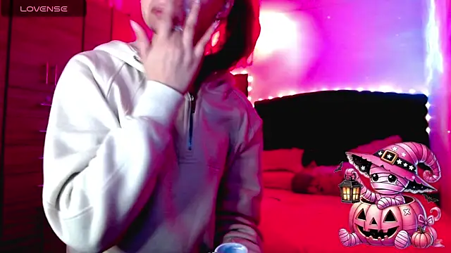 holy juli online show from 10.22.25