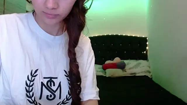 holy juli online show from 05.25.26