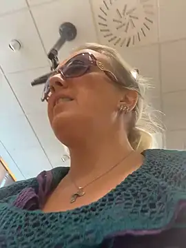 sexylady1983 online show from 09.10.25