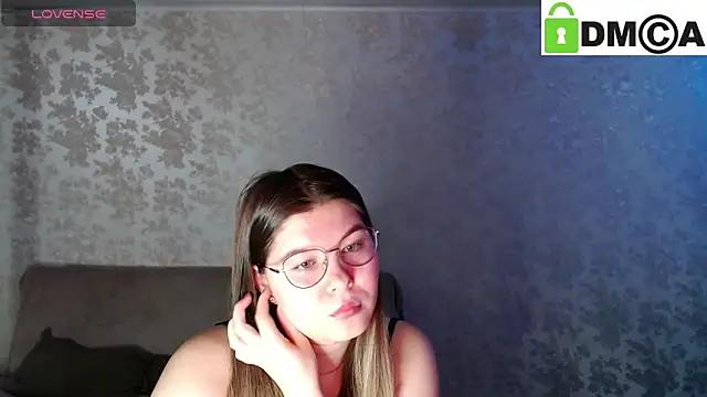 Snapshot of holy_michela chatting on 02.13.25 holy michela online show from 02.13.25