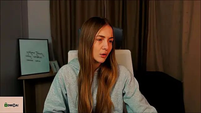 amelia gold1 online show from 12.13.24