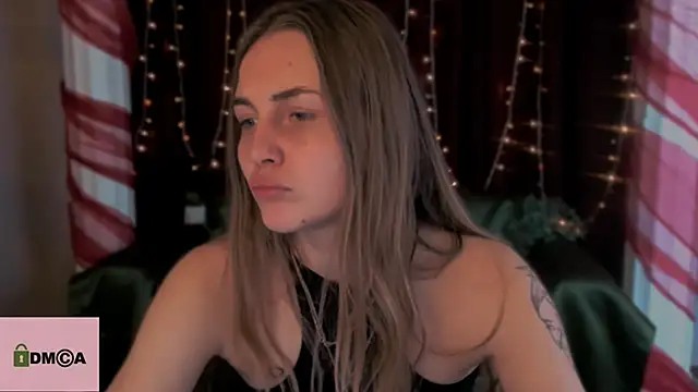 amelia gold1 online show from 12.18.24