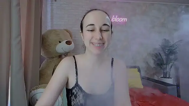 Snapshot of Anika_bloom chatting on 03.17.25 Anika bloom online show from 03.17.25