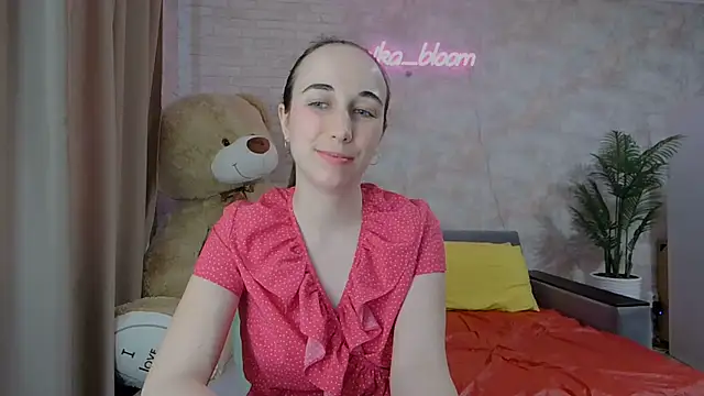 Snapshot of Anika_bloom chatting on 03.23.25 Anika bloom online show from 03.23.25