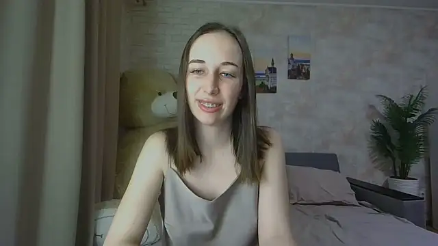 Snapshot of Anika_bloom chatting on 11.05.25 Anika bloom online show from 11.05.25