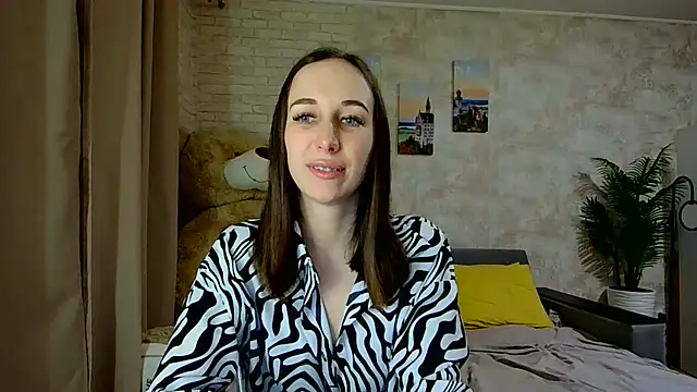 Snapshot of Anika_bloom chatting on 12.15.25 Anika bloom online show from 12.15.25