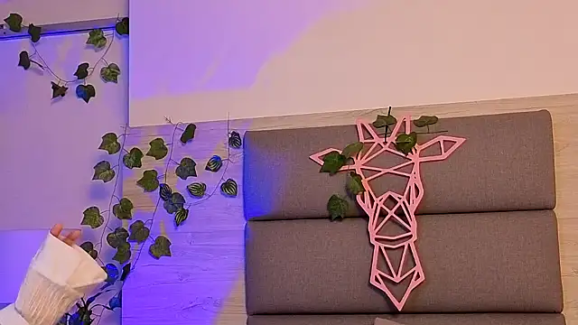 Lily Miiller online show from 11.09.25