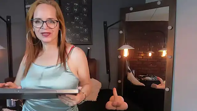 Snapshot of Samantha_mature56 chatting on 02.04.25 Samantha mature56 online show from 02.04.25