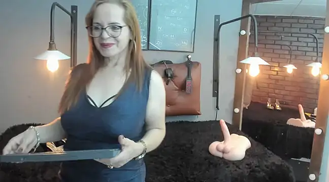 Snapshot of Samantha_mature56 chatting on 03.12.25 Samantha mature56 online show from 03.12.25