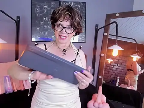 Snapshot of Samantha_mature56 chatting on 09.27.25 Samantha mature56 online show from 09.27.25