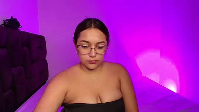 EmilySavvato online show from 03.16.25