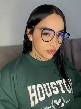 Nickiiiii online show from 02.07.25