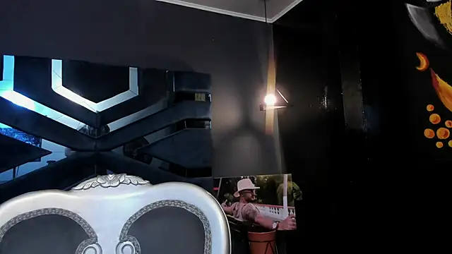 Snapshot of JeanColleman chatting on 12.19.25 JeanColleman online show from 12.19.25