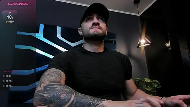 Snapshot of JeanColleman chatting on 12.22.25 JeanColleman online show from 12.22.25