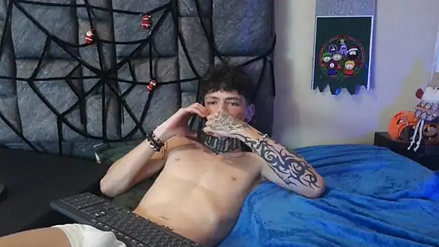 Snapshot of Dan_brownn chatting on 12.11.24 Dan brownn online show from 12.11.24