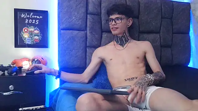 Snapshot of Dan_brownn chatting on 01.17.25 Dan brownn online show from 01.17.25