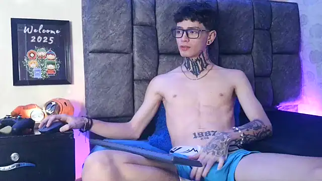 Snapshot of Dan_brownn chatting on 01.22.25 Dan brownn online show from 01.22.25