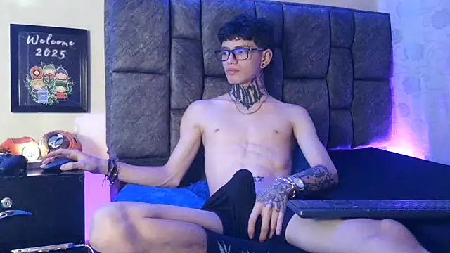 Snapshot of Dan_brownn chatting on 01.24.25 Dan brownn online show from 01.24.25