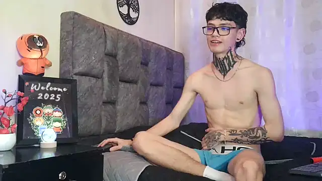 Snapshot of Dan_brownn chatting on 02.06.25 Dan brownn online show from 02.06.25