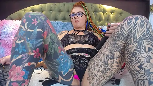 Snapshot of EMILY_ROUSSE71 chatting on 03.14.25 EMILY ROUSSE71 online show from 03.14.25