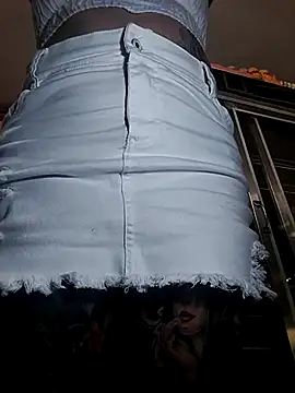 Snapshot of EMILY_ROUSSE71 chatting on 10.23.25 EMILY ROUSSE71 online show from 10.23.25