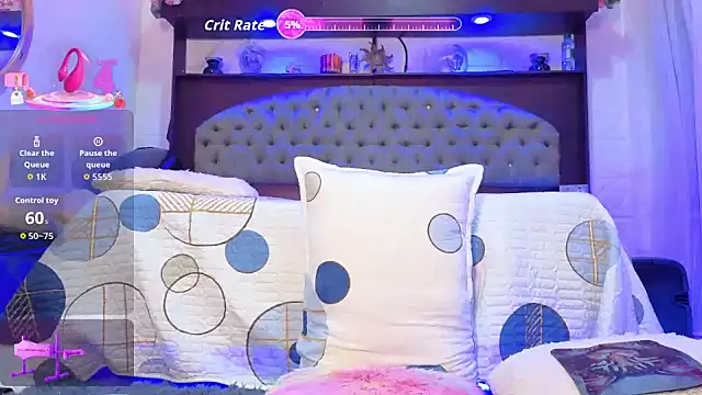 Snapshot of EMILY_ROUSSE71 chatting on 10.28.25 EMILY ROUSSE71 online show from 10.28.25