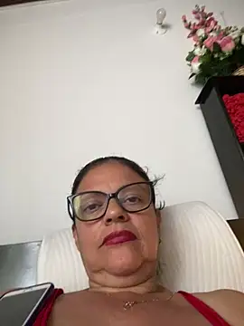 Snapshot of Sharongirl07 chatting on 04.30.26 Sharongirl07 online show from 04.30.26