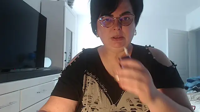 Amandamuller1982 online show from 04.22.26