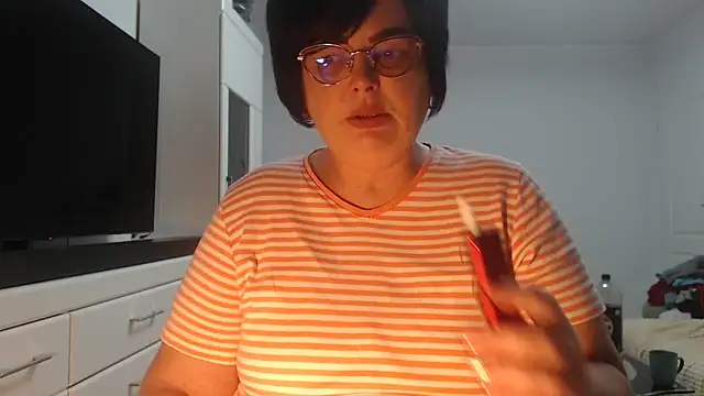 Amandamuller1982 online show from 04.24.26