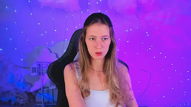 Snapshot of Sharon_Evansi chatting on 12.25.24 Sharon Evansi online show from 12.25.24