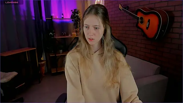 Snapshot of Sharon_Evansi chatting on 01.03.25 Sharon Evansi online show from 01.03.25