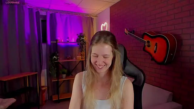 Snapshot of Sharon_Evansi chatting on 01.03.25 Sharon Evansi online show from 01.03.25