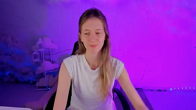 Snapshot of Sharon_Evansi chatting on 01.09.25 Sharon Evansi online show from 01.09.25