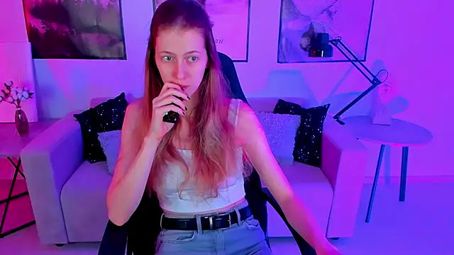 Snapshot of Sharon_Evansi chatting on 01.15.25 Sharon Evansi online show from 01.15.25