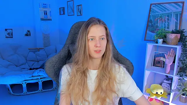 Snapshot of Sharon_Evansi chatting on 03.09.25 Sharon Evansi online show from 03.09.25